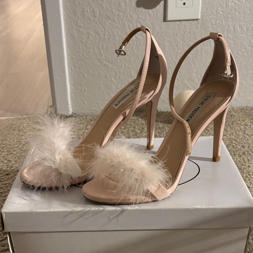 Steve Madden Scarlett pink Feathered Heels